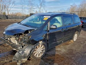 Toyota Sienna LE 3.5L 6 2011