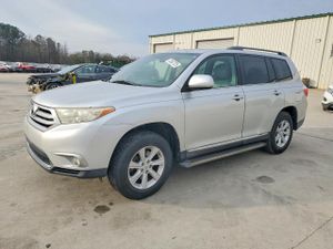Toyota Highlander BASE 2.7L 4 2012