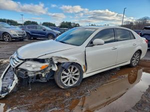 Toyota Avalon BASE 3.5L 6 2011