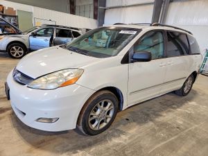 Toyota Sienna XLE 3.3L 6 2006