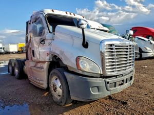 Freightliner Cascadia 14.8L 6 2015