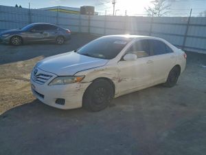 Toyota Camry BASE 2.5L 4 2011
