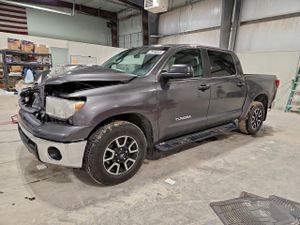 Toyota Tundra CREWMAX SR5 4.6L 8 2013