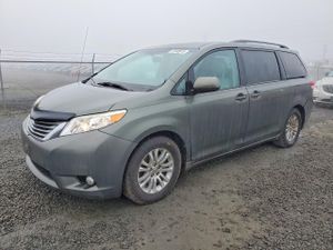 Toyota Sienna XLE 3.5L 6 2013