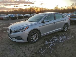 Hyundai Sonata SE 2.4L 4 2015