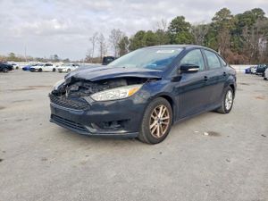Ford Focus SE 2.0L 4 2015