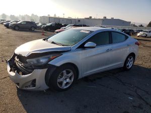 Hyundai Elantra SE 1.8L 4 2015