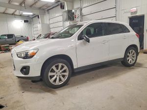 Mitsubishi Outlander ES 2.0L 4 2015