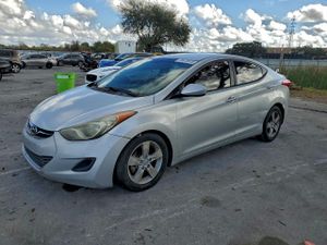 Hyundai Elantra GLS 1.8L 4 2013
