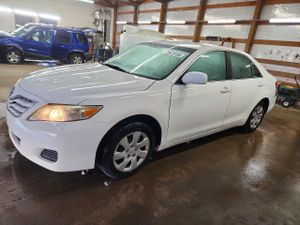 Toyota Camry BASE 2.5L 4 2011