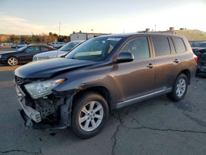 Toyota Highlander BASE 2.7L 4 2012