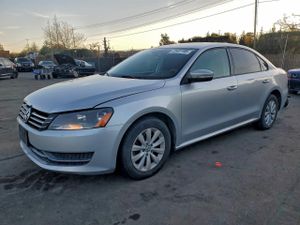 Volkswagen Passat S 2.5L 5 2013