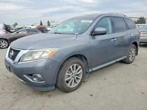 Nissan Pathfinder S 3.5L 6 2015