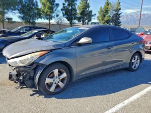 Hyundai Elantra GLS 1.8L 4 2013