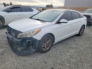Hyundai Sonata SE 2.4L 4 2015