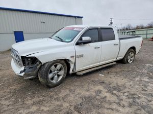 RAM 1500 SLT 5.7L 8 2017