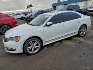 Volkswagen Passat SEL 2.0L 4 2013