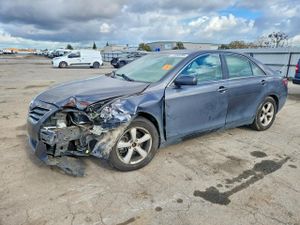 Toyota Camry BASE 2.5L 4 2010