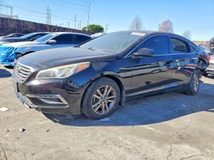 Hyundai Sonata SE 2.4L 4 2015