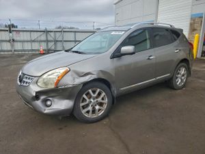 Nissan Rogue S 2.5L 4 2013