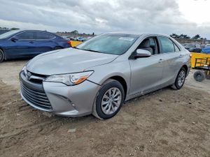 Toyota Camry LE 2.5L 4 2015
