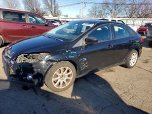 Ford Focus SE 2.0L 4 2012