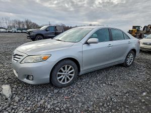 Toyota Camry BASE 2.5L 4 2011