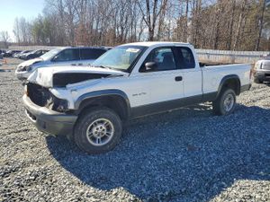 Dodge Dakota BASE 3.9L 6 2002