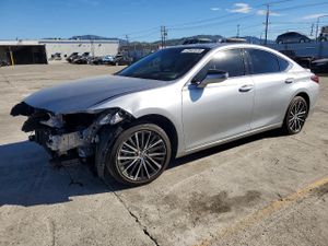 Lexus ES 300H BASE 2.5L 4 2025