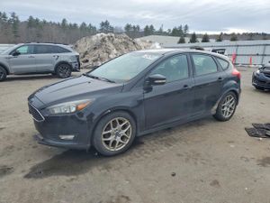 Ford Focus SE 2.0L 4 2015