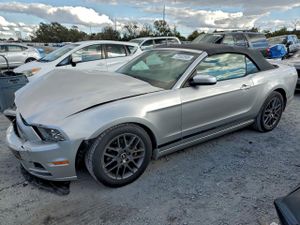 Ford Mustang 3.7L 6 2014