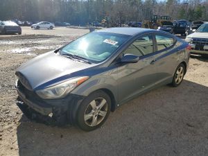 Hyundai Elantra GLS 1.8L 4 2013
