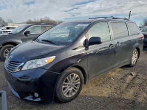 Toyota Sienna XLE 3.5L 6 2011