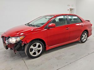 Toyota Corolla BASE 1.8L 4 2013