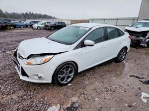 Ford Focus SE 2.0L 4 2014