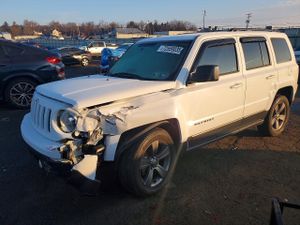 Jeep Patriot LATITUDE 2.4L 4 2015