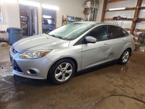Ford Focus SE 2.0L 4 2014