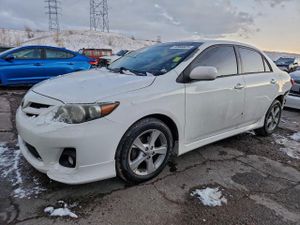 Toyota Corolla BASE 1.8L 4 2013