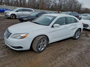 Chrysler 200 TOURING 2.4L 4 2013