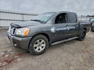 Nissan Titan XE 5.6L 8 2005