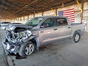 Toyota Tundra CREWMAX SR5 5.7L 8 2015