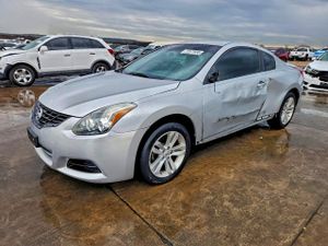 Nissan Altima S 2.5L 4 2010