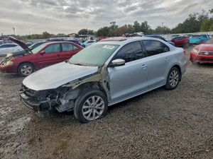 Volkswagen Jetta SE 2.5L 5 2013