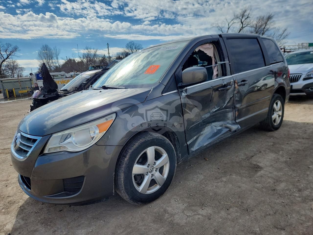 Volkswagen Routan SE 3.8L 6 2010