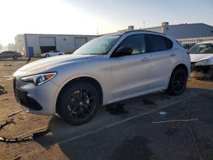 Alfa Romeo Stelvio 2.0L 4 2021