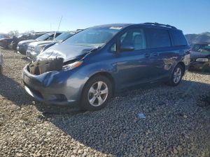 Toyota Sienna 3.5L 6 2014