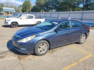 Hyundai Sonata GLS 2.4L 4 2013