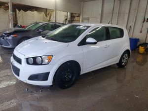Chevrolet Aveo (Sonic) LS 1.8L 4 2014