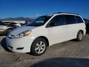 Toyota Sienna CE 3.5L 6 2009