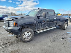 GMC Sierra K3500 DENALI 6.6L 8 2012